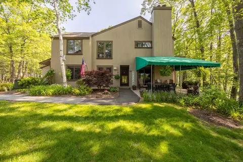 8 Cottonwood Dr #8, Avon, CT 06001