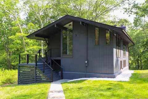 7 Hillcrest Ln, Weston, CT 06883
