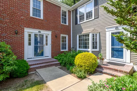 328 Monaco Ln #328, Glastonbury, CT 06033
