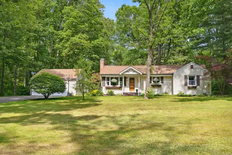 800 Thompson St, Glastonbury, CT 06033
