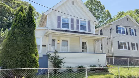 202 Goddard Ave, Bridgeport, CT 06610