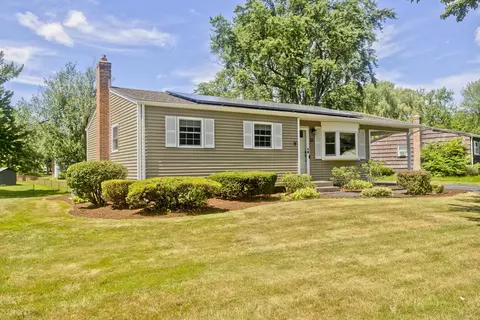 33 Chester Dr, Windsor Locks, CT 06096
