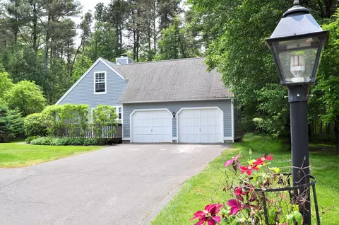 16 Whytewood Ln #16, Granby, CT 06035