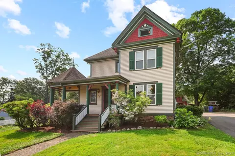 583 Park Rd, West Hartford, CT 06107