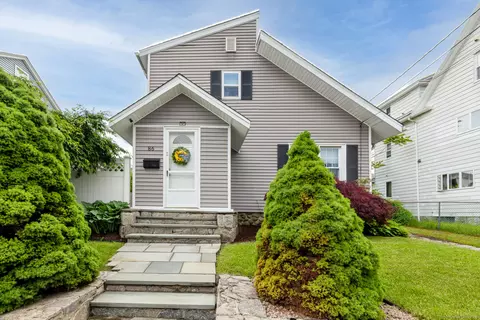 86 Chambers St, Waterbury, CT 06708