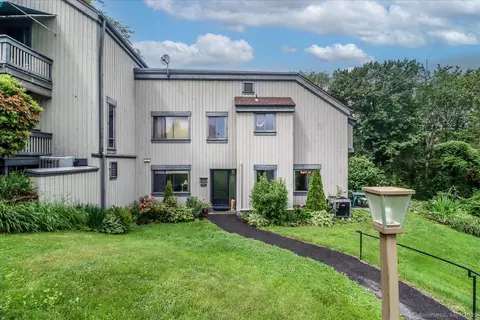 192 Heritage Vlg #A, Southbury, CT 06488