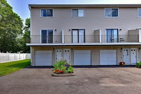 269 Captain Thomas Blvd #12, West Haven, CT 06516