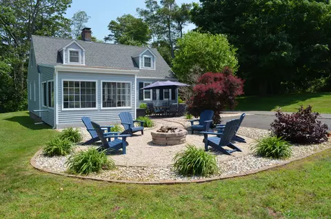 55 Cloudland Rd, North Haven, CT 06473
