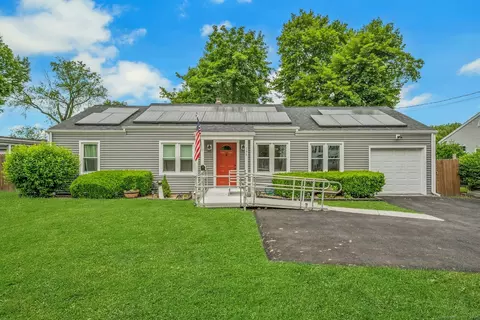 194 Courtland Ave, Stamford, CT 06906