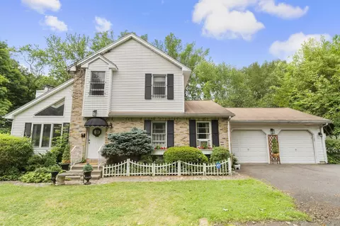 8 Kim Ln, Meriden, CT 06450