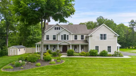 11 Delno Dr, Danbury, CT 06811