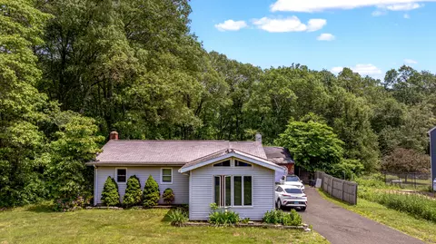 795 Hill St, Hamden, CT 06514