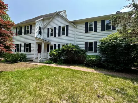 65 Spring St, Middlefield, CT 06481