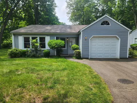 2415 Shepard Ave #30, Hamden, CT 06518