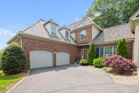 184 Stillson Rd #184, Fairfield, CT 06825