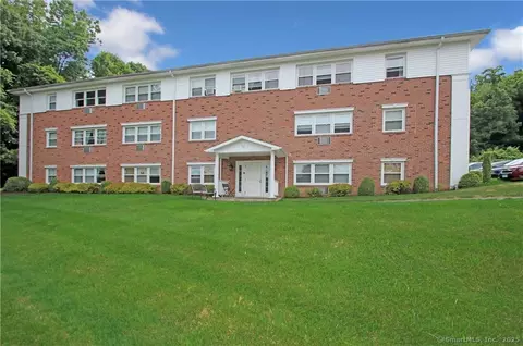 17 Fordyce Ct #13, New Milford, CT 06776
