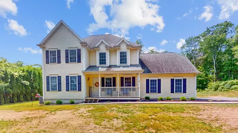 19 Heritage Brook Dr, East Haddam, CT 06423