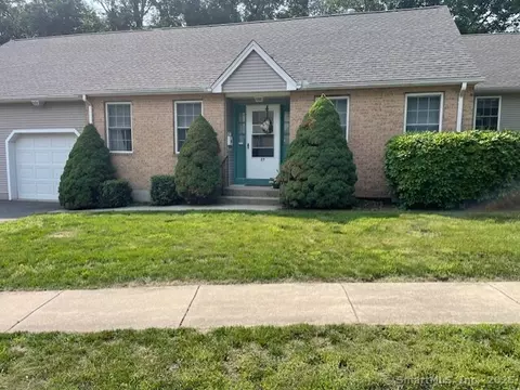 27 Shares Ln #27, South Windsor, CT 06074