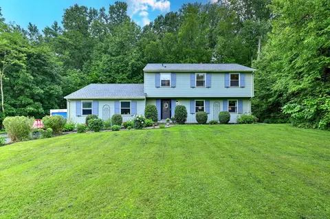138 Wildwood Cir, Naugatuck, CT 06770