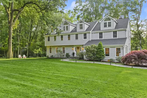 28 Carriage Dr, Stamford, CT 06902