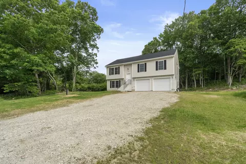 149 Moxley Rd, Uncasville, CT 06382
