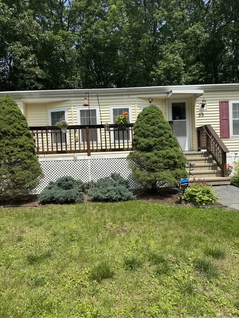 33 Colchester Cmns, Colchester, CT 06415