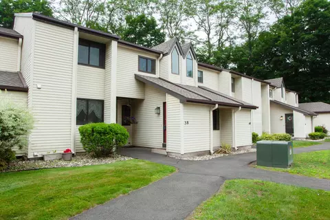 38 Simsbury Lndg #38, Simsbury, CT 06070