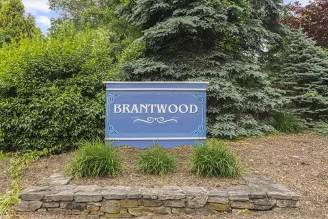 28 Brantwood Dr #28, Madison, CT 06443
