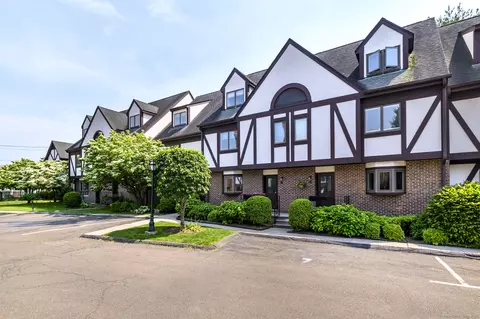 668 Glenbrook Rd #9, Stamford, CT 06906