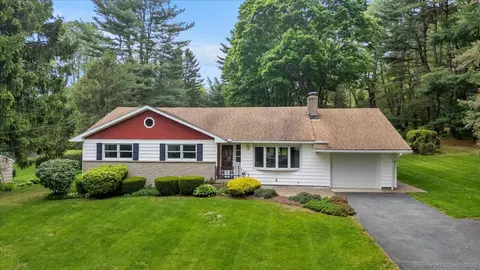 120 Peters Ln, Stratford, CT 06614