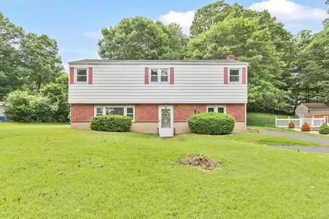 4 S Ridgeland Rd, Wallingford, CT 06492