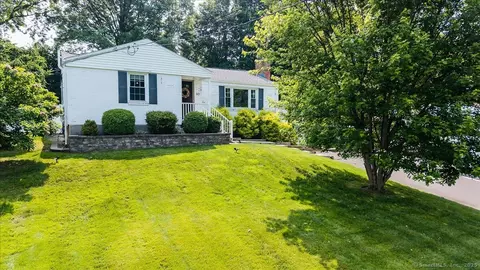 60 Davenport Rd, West Hartford, CT 06110
