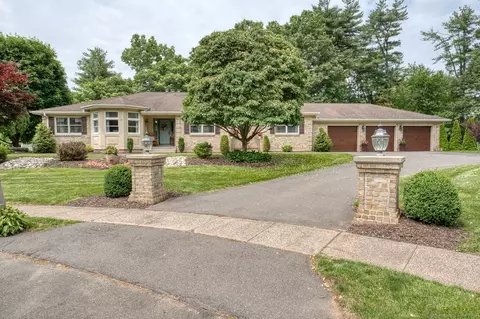425 Pattonwood Dr, Southington, CT 06489