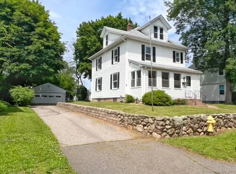 46 Glenwood St, Manchester, CT 06040