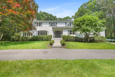 127 Danforth Dr, New Canaan, CT 06840