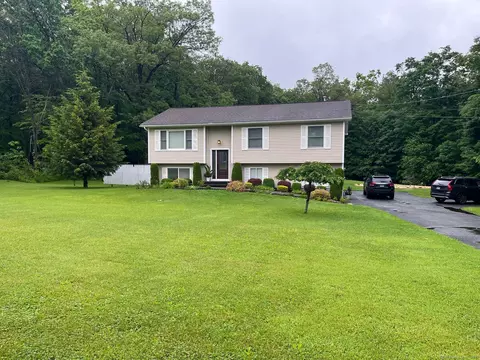 15 Great Meadow Rd, Danbury, CT 06811