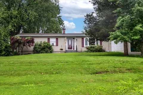 19 Birchwood Dr, New Milford, CT 06776