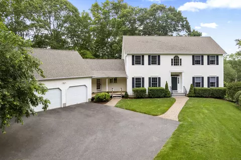 102 Leetes Island Rd, Guilford, CT 06437