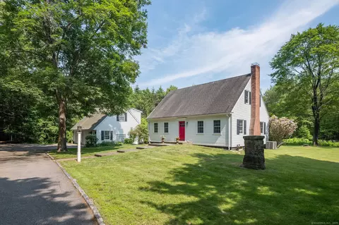 33 Boston Post Rd, Old Lyme, CT 06371