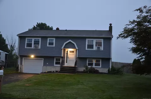 87 Tawny Thrush Rd, Naugatuck, CT 06770
