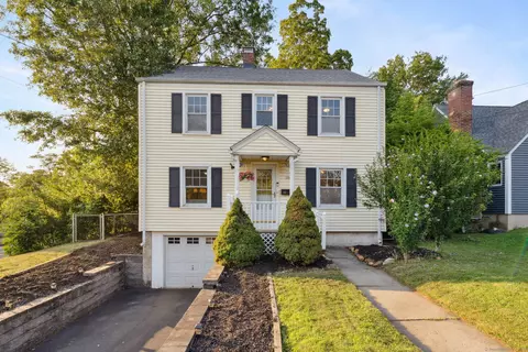 114 Fennbrook Rd, West Hartford, CT 06119