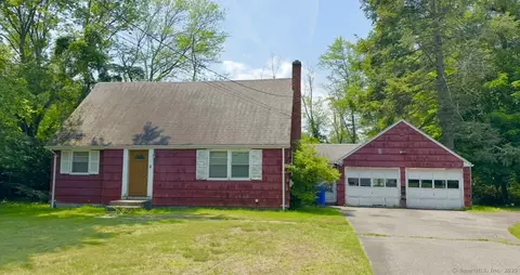 2 Wyndemere Rd, Bloomfield, CT 06002