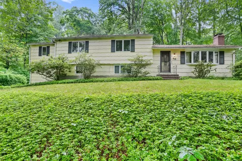 48 Crestwood Rd, Monroe, CT 06468