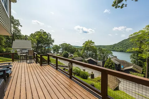 85 Lake Dr, New Milford, CT 06776