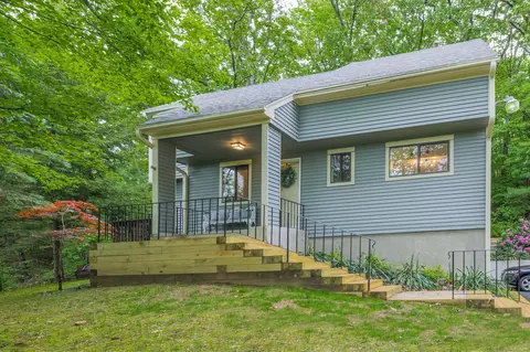 11 Wood Duck Ln #11, Simsbury, CT 06081