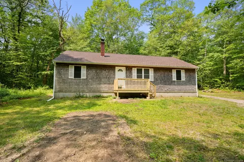 721 Pendleton Hill Rd, North Stonington, CT 06359