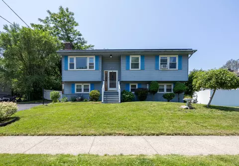 30 S Dale St, East Haven, CT 06513