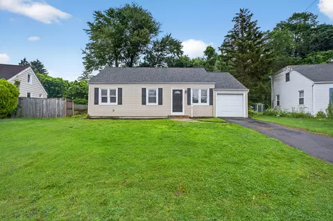 6 Crescent Dr, Danbury, CT 06810