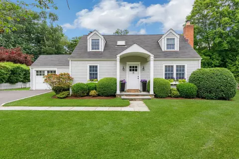 4 Old Stone Rd, Darien, CT 06820