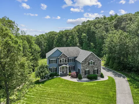 110 Laurelwood Dr, Plantsville, CT 06479